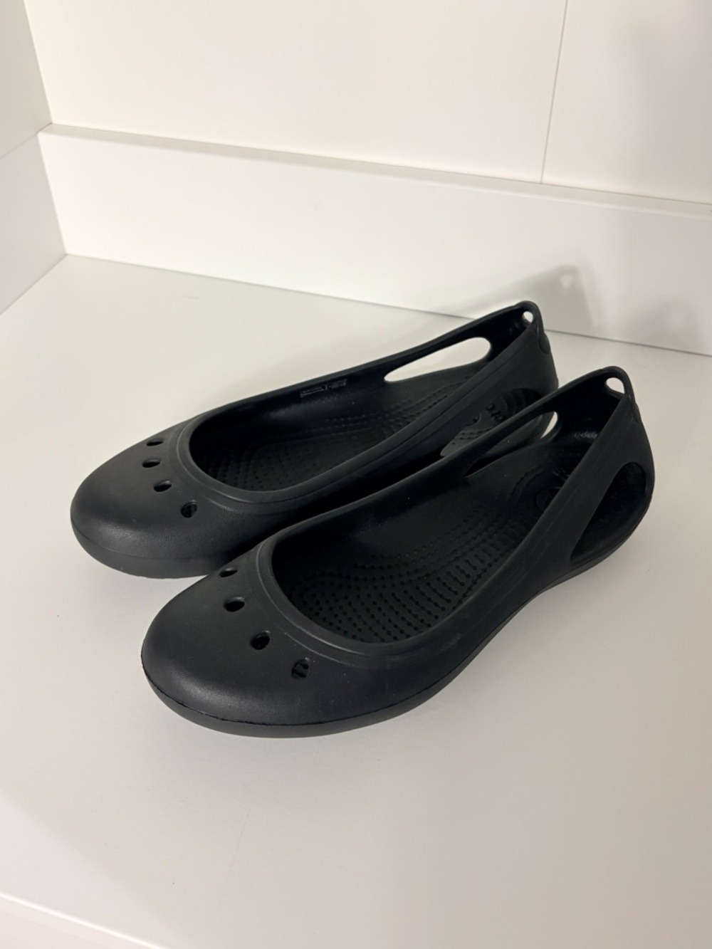 CROCS Women's Kadee Black Slip-On Ballet Flats Neutral Classic